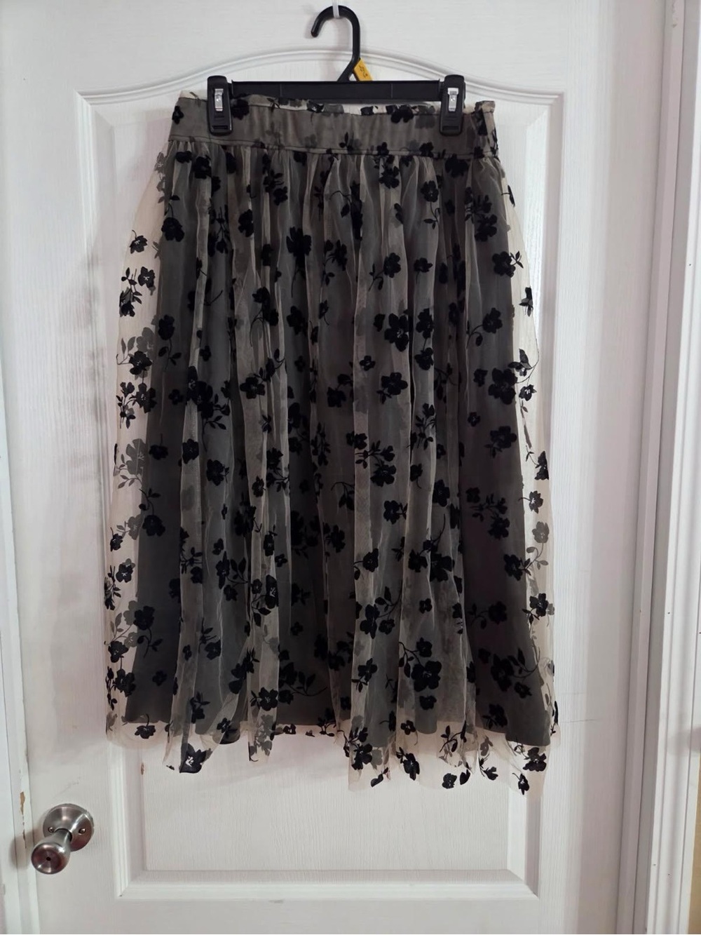 Cato Women’s Tulle Velour Flower Skirt Sz M. JY-76